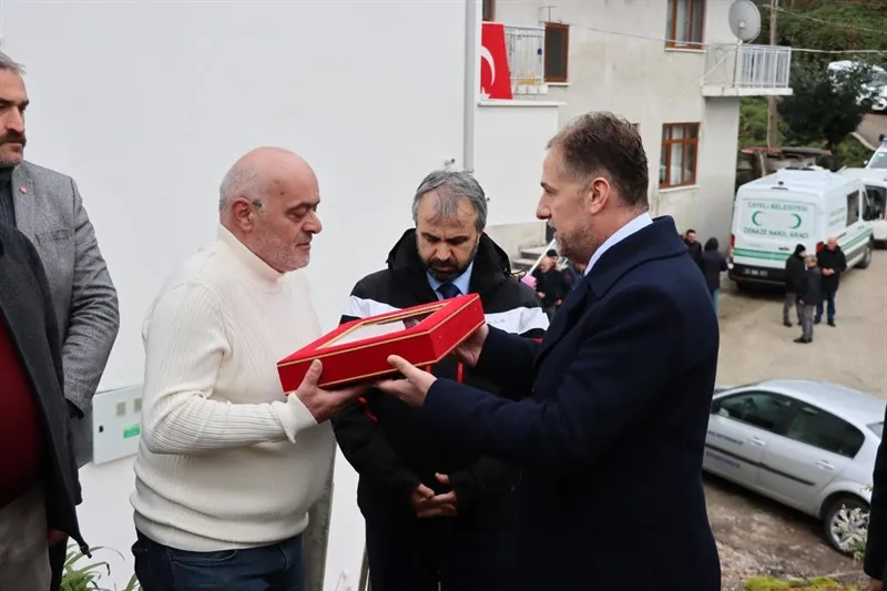 Rize’nin Çayeli İlçesinde yaşayan Kıbrıs Gazisi Mecit Balcı düzenlenen devlet töreni ile toprağa verildi.