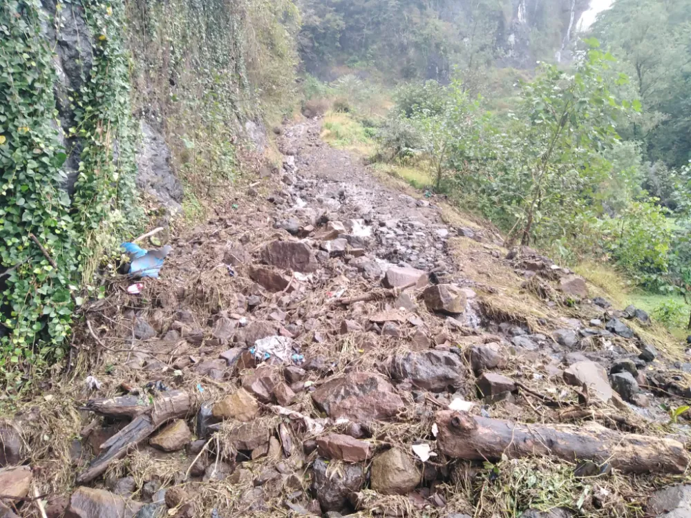 Çağlayan Şelalesindeki Yol Halen Kapalı