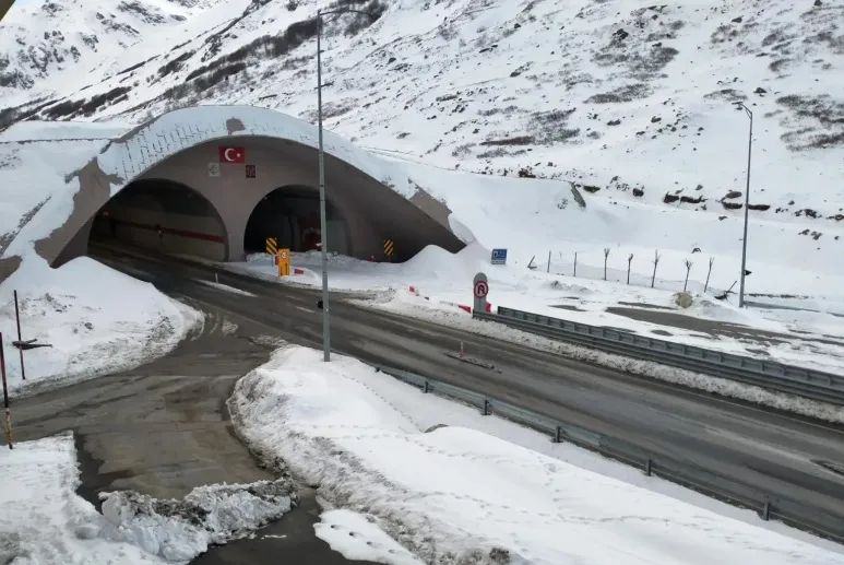 NİHAYET RİZE’DE İHALE GERÇEKLEŞTİ , İKİZDERE-OVİT TÜNEL ARASI İHALESİNİ MAK-İŞ KAZANDI