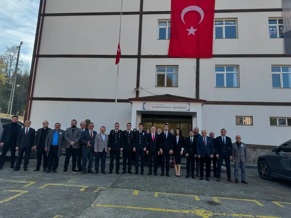  Çayırlı İlköğretim Okulu’nda  10 Kasım Atatürk’ü Anma Programı Yapıldı