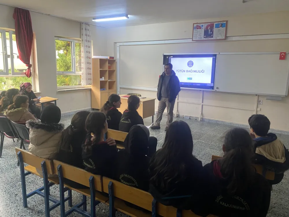 ALTUNTAŞ Dağdibi Ortaokulu Öğrencilerine Zararlı Alışkanlıklar Konusunda Seminer Verdi