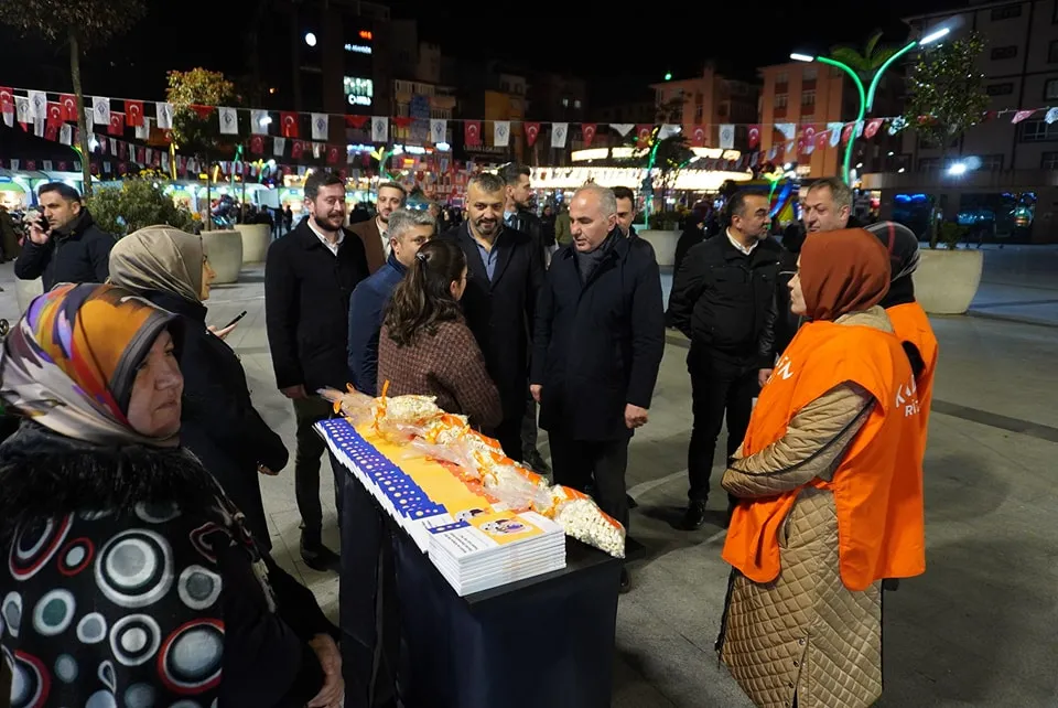 Metin; 15 Temmuz Meydanında Ramazan Şenliklerini Ziyaret Etti