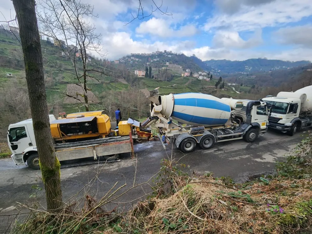 Adalar Mahallesinde Betonlama ve Yol açma Çalışmaları Devam Ediyor