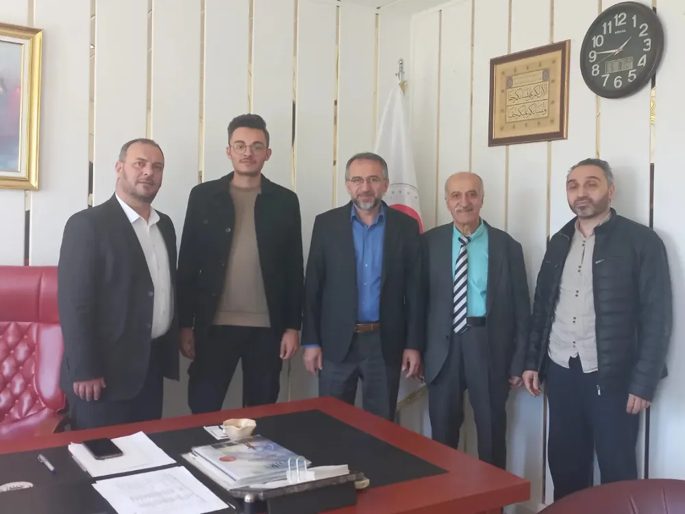 Kalkandere Vakfı Gençlik kolları Başkanı Kalkandere İlçe Müftüsü Sayın Mehmet Emin Albayrak’ı ziyaret etti