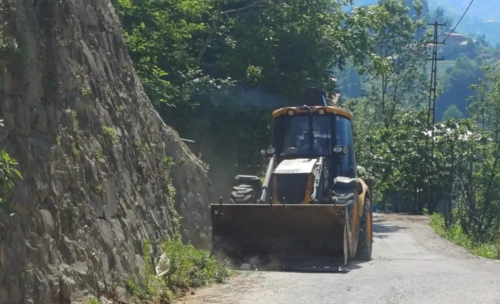 Dağdibi Mahallelerinde Yol Bakım ve Onarım Faaliyetleri Devam Ediyor