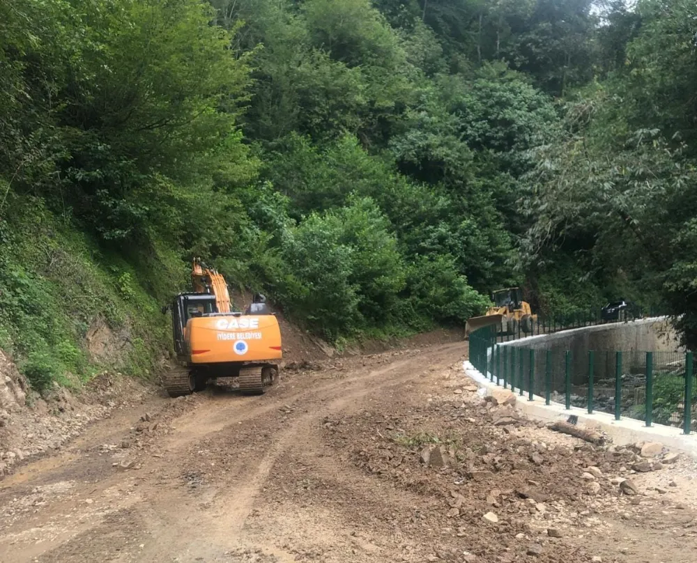 Kalkandere Esentepe Köyü Yol Çalışmaları Devam Ediyor