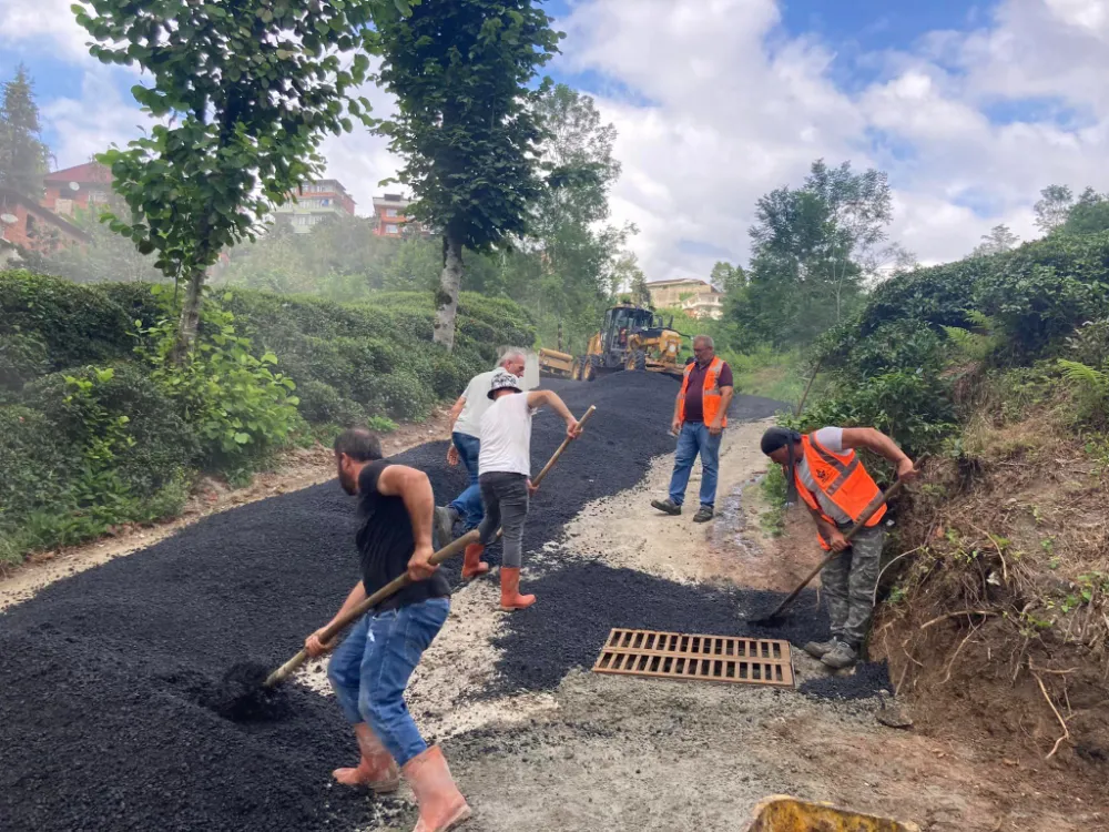 Aşağı Tatlısu Mahallesi Kalkandere OSB ve Kalkandere Adliyesi Bağlantı Yolu Asvaltmala Çalışması Yapıldı