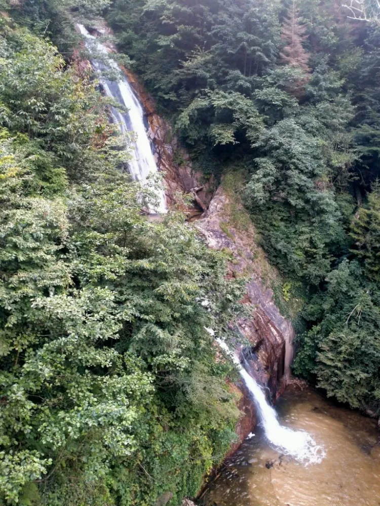 RİZE’DE MANLE ŞELALESİ İLGİ ÇEKİYOR