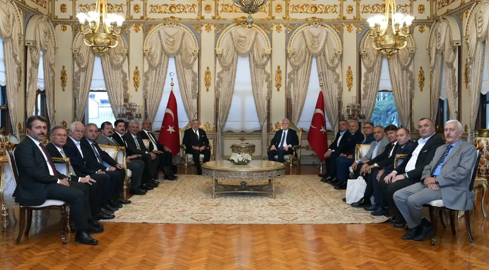 Karadeniz Sivil Toplum Kuruluşları Konfederasyonu; İstanbul Valisi Sayın Davut GÜL Bey’i Makamında Ziyaret Etti