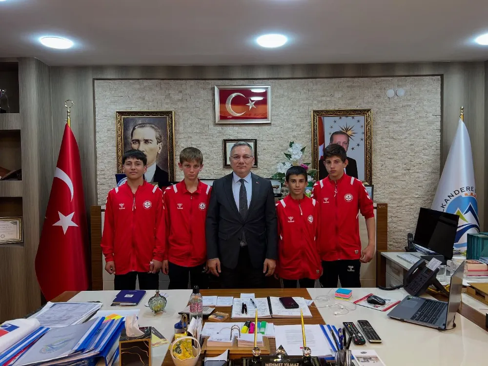 Çayırlı İlk/Ortaokulu Bocce Takımı, Kalkandere Belediye Başkanı Sayın Mehmet Yılmaz