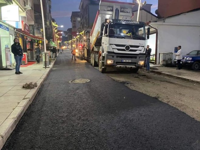 Asfalt çalışmaları devam ediyor