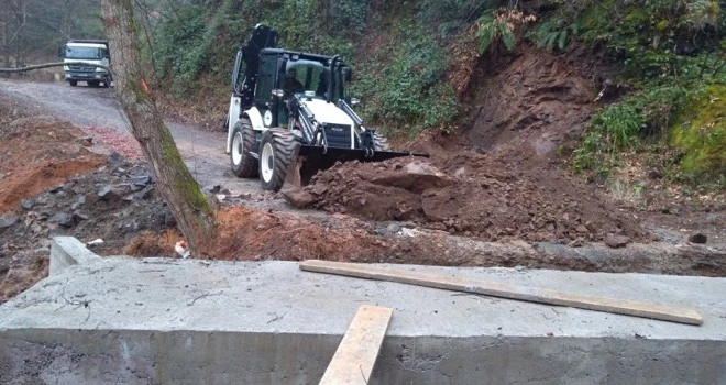 Kalkandere Yokuşlu Köyü Yol Çalışmaları Sürüyor