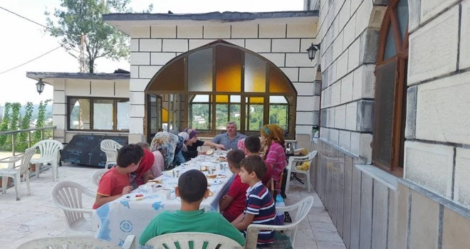 Taşçilar Mahallesi Cami Öğrencilerine Kahvaltı