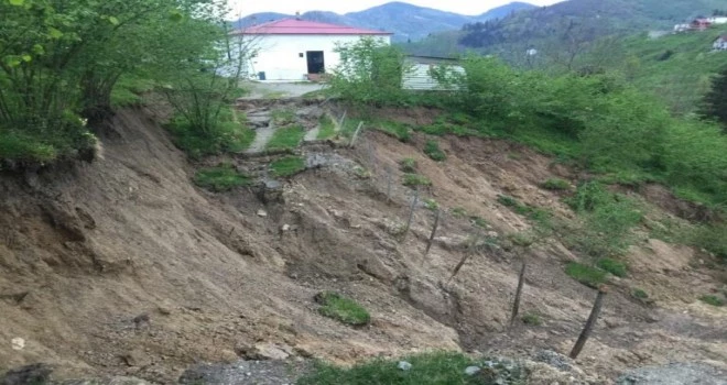 PROF. DR. ÖMER KARA: “DOĞU KARADENİZ BÖLGESİ’NİN HEYELAN RİSK HARİTALARI ACİLEN ÇIKARTILMALI