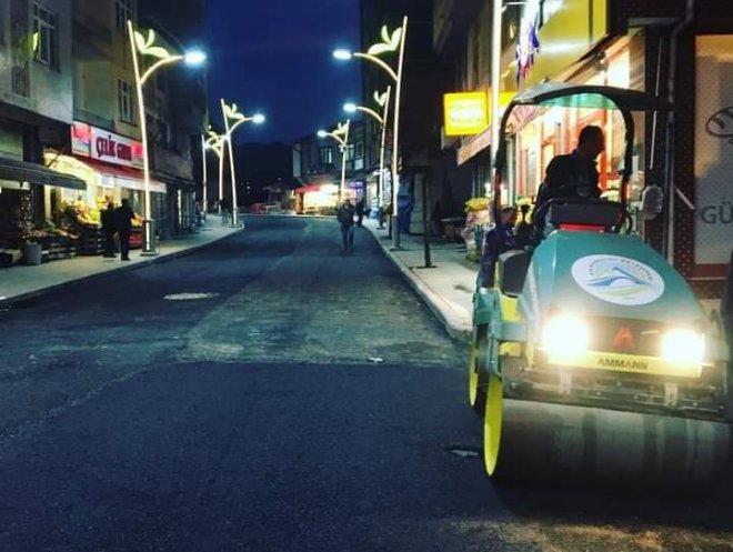 Asfalt çalışmaları devam ediyor