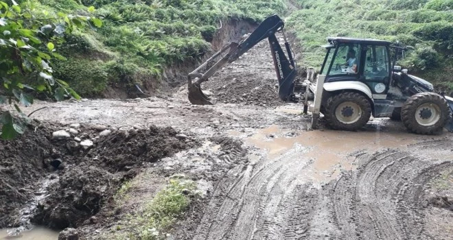 Seyrantepe Çağlayan Esendere köylerinde Yol bakım Çalışmaları Yapıldı