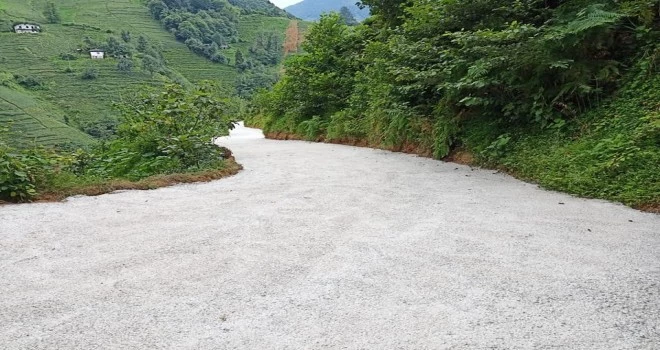 KÖY YOLLARIMIZA BETON LANMAMIŞ YOL KALMAYACAK