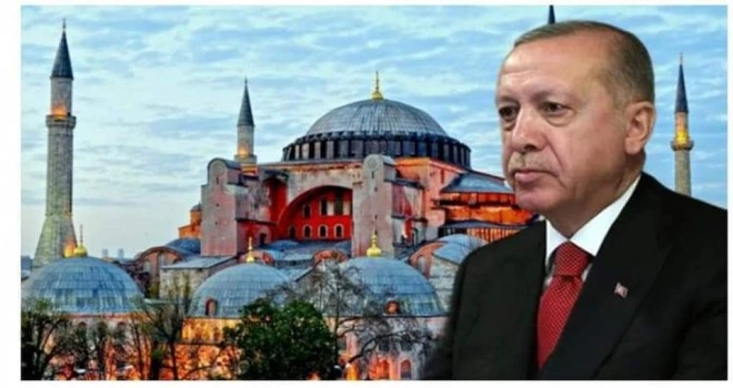 Ayasofya Türk Milletinin bağımsızlık sembolüdür