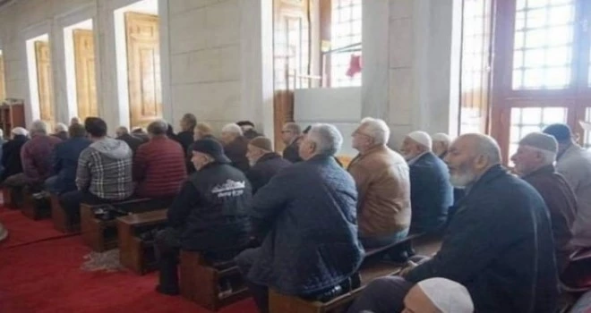 Camilerde Kilise Düzenini Andıran Namaz Kılma Devrine Son Verdi !..