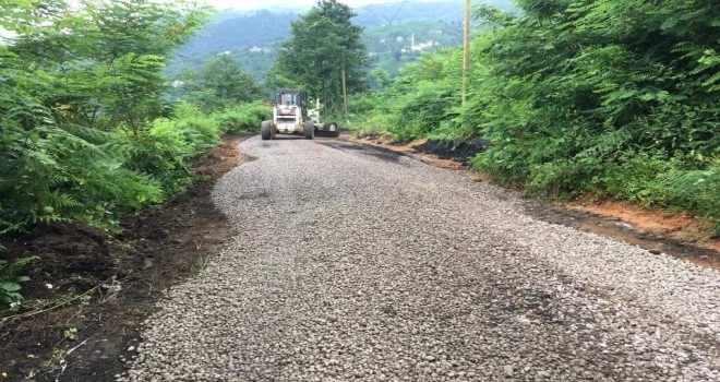 Dulgerli Köyün de Yol Çalışmaları Sürüyor