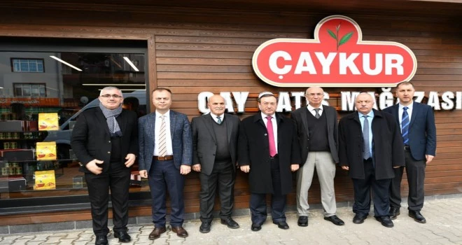 ÇAYKUR’UN İKİNCİ ÇAY SATIŞ MAĞAZASI TİREBOLU ‘DA HİZMETE AÇILDI