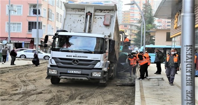 BAŞKAN METİN, ALTYAPI ÇALIŞMALARINI YERİNDE İNCELEYEREK BİLGİLENDİRMEDE BULUNDU