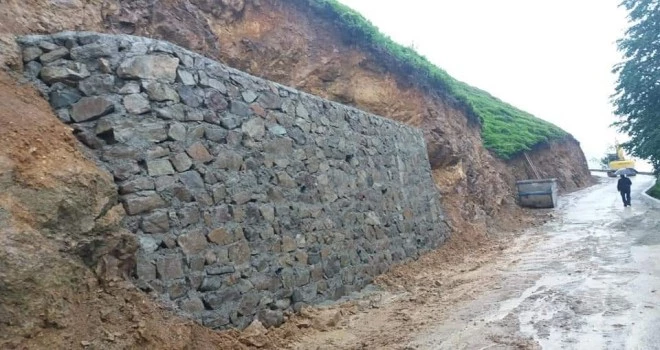 Çayırlı köyü Aksu yerleşkesinde ki üst duvar tamamlandı