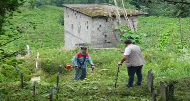 MAHALLE MEZARLIKLARIMIZA BAYRAM TEMİZLİĞİ