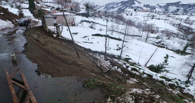 Kalkandere Kaymakamı Heyelan Bölgesinde