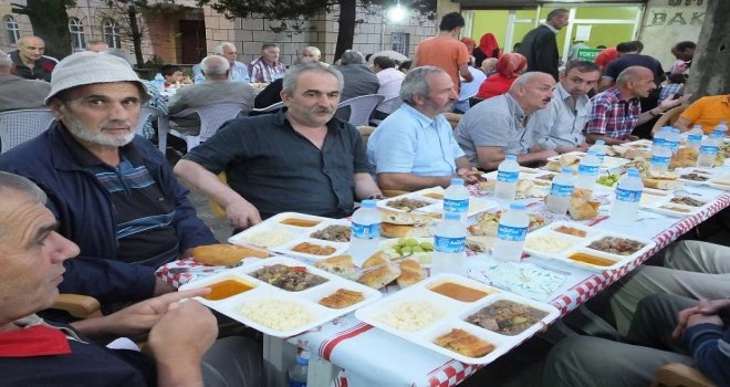 Kalkandere Yokuşlu Köyünde İftar Yemeği